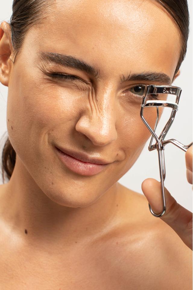 Ere Perez Makeup Eyelash Curler sunja link - canada